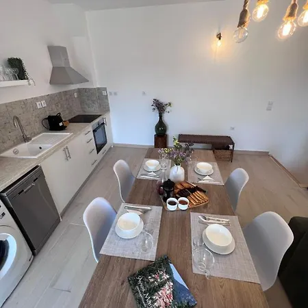 Nikos-nana's House Апартаменты *
