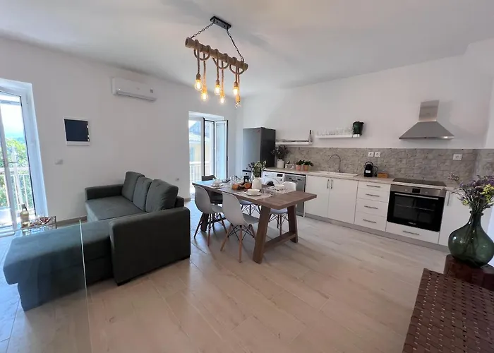 Nikos-nana's House 公寓 *